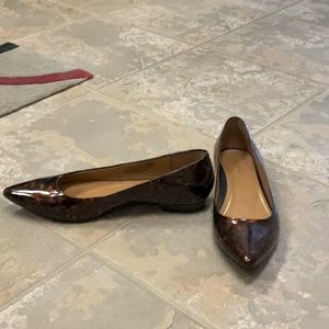 Vionic 9.5 animal print flats